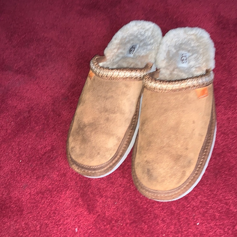 MENS SIZE 12 UGG SLIPPERS